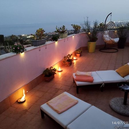 La Petite Maison Aci Castello Eksteriør bilde