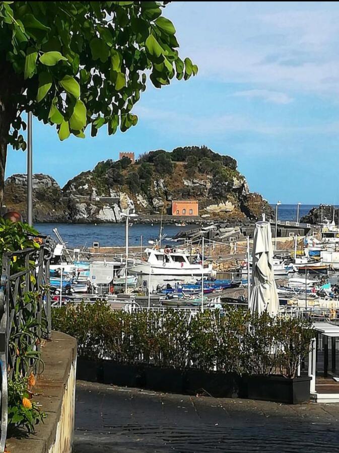 La Petite Maison Aci Castello Eksteriør bilde