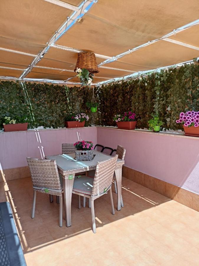 La Petite Maison Aci Castello Eksteriør bilde