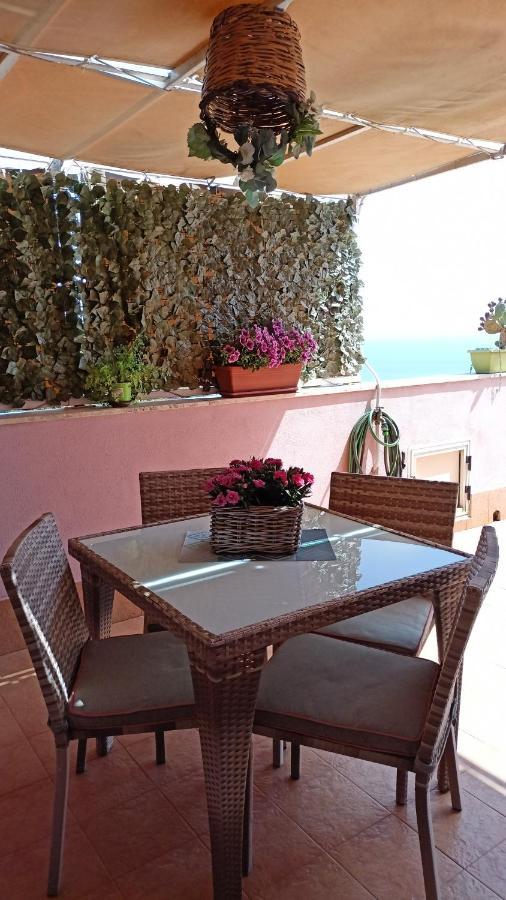 La Petite Maison Aci Castello Eksteriør bilde