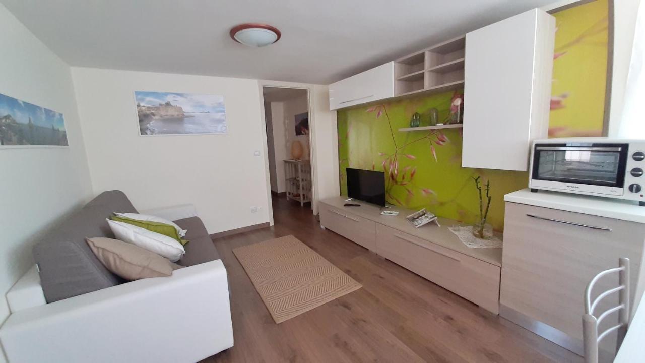 La Petite Maison Aci Castello Eksteriør bilde